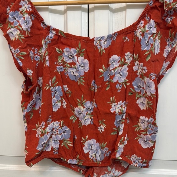American Eagle Outfitters Red Tie Front Cap Sleeve Blouse size M. - Picture 6 of 7